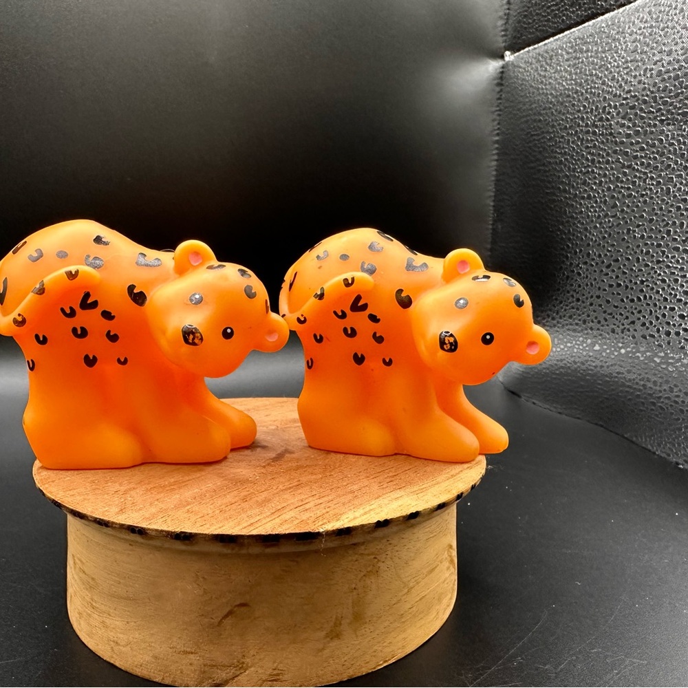 Fisher-Price Little People Noah's‎ Ark Replacement Animals Cheetahs Jaguars 2002